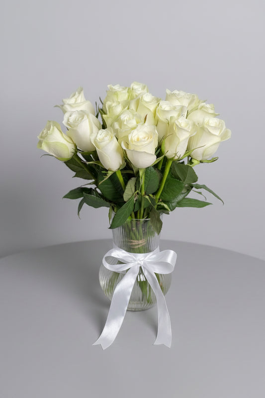 15 White Roses in Glass Vase | Elegant Home   Office Flower Arrangement | Fresh Roses
