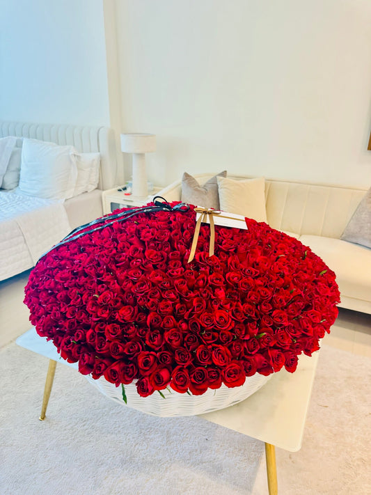 1000 Red Roses in basket