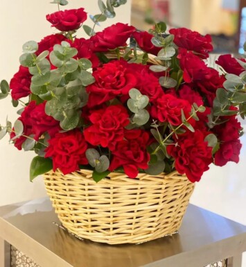 Reflex Red roses in Basket