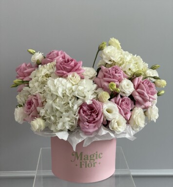 Hydrangea White with Pink Roses