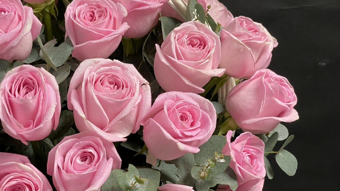 How To Decorate The House With Flowers