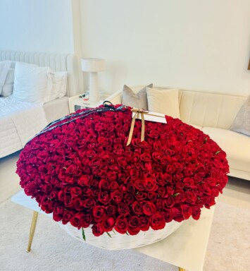 1000 Red Roses in basket