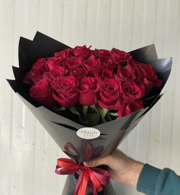 25 Red Roses